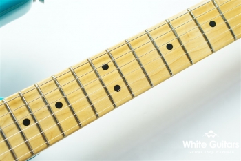 American Professional II Stratocaster - Miami Blue